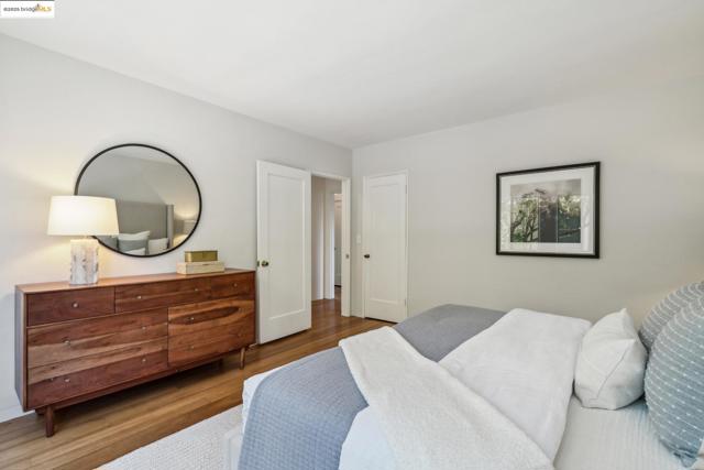 1025 Creston Rd, Berkeley CA: https://media.crmls.org/mediaz/33f35564-81b5-451d-bf59-7e006a80a5a8.jpg