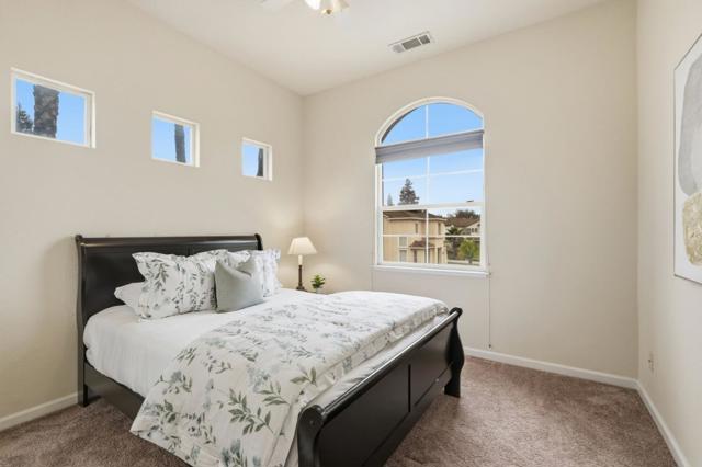 2405 Summerlin Drive, Modesto CA: https://media.crmls.org/mediaz/33f37dbd-1bc7-4a88-87e3-3bd979af1da8.jpg