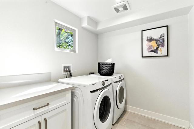 2014 W Middlefield Road, Mountain View CA: https://media.crmls.org/mediaz/33f40cbe-7975-4490-9efe-49e348a22d7b.jpg