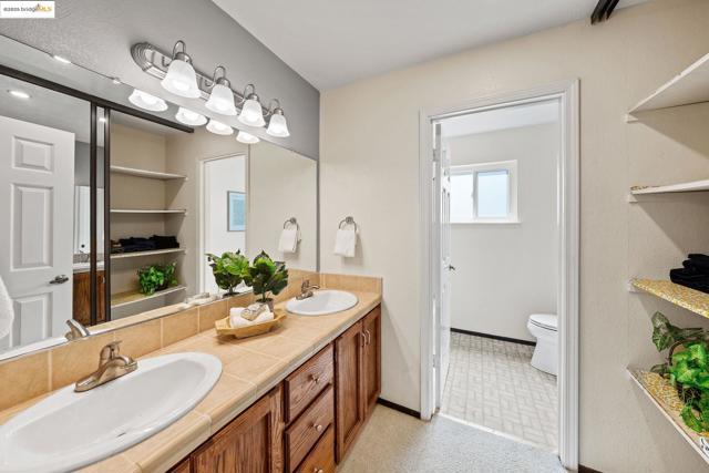 Image 37 of 60 For 921 Rock Canyon Cir