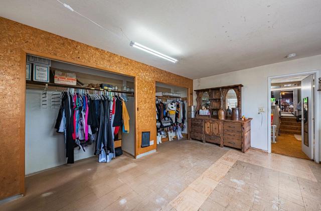 905 W Blanco Road, Salinas CA: https://media.crmls.org/mediaz/33f4e198-46cd-489c-b867-230a0b2ab81a.jpg