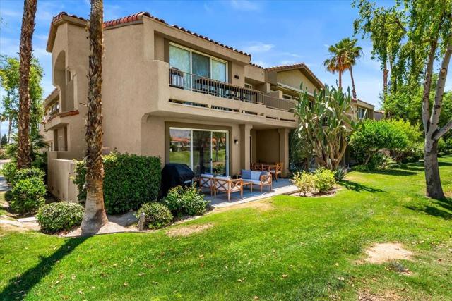 55347 Winged Foot, La Quinta CA: https://media.crmls.org/mediaz/33f56ad8-914e-4ec1-8983-e5f732dfa9f7.jpg