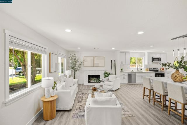3319 Claudia Dr, Concord CA: https://media.crmls.org/mediaz/33f5b657-af7f-48b0-899f-ad98476af0bd.jpg