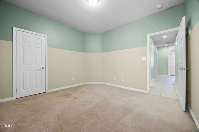 13418 Giro Drive, Bakersfield CA: https://media.crmls.org/mediaz/33f5da9a-0a01-4d3b-ba6a-17d45ab84ae5.jpg