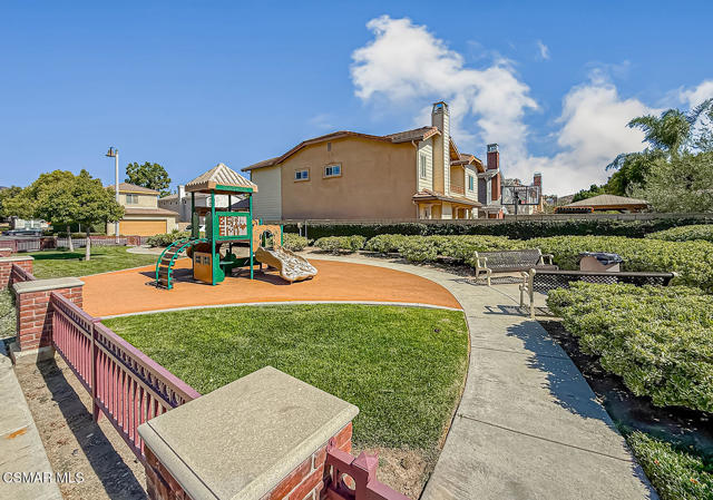 2511 Aurora Lane, Simi Valley CA: https://media.crmls.org/mediaz/33f68705-89c6-4624-a521-ba4ea949a296.jpg
