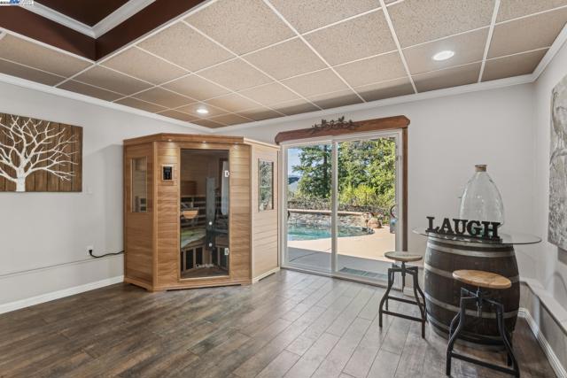 4613 Mirador Dr, Pleasanton CA: https://media.crmls.org/mediaz/33f6f2a6-8d7a-4665-bd1e-902bfa13cd65.jpg