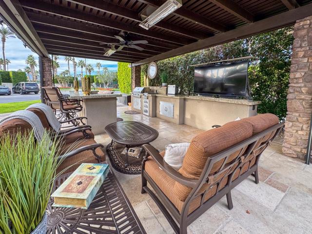 80394 Avenue 48, Indio CA: https://media.crmls.org/mediaz/33f726e8-1feb-4127-a25f-c0cdd8fca943.jpg