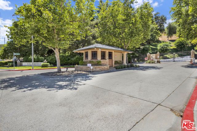 23473 Palm Drive, Calabasas CA: https://media.crmls.org/mediaz/33f73c85-ceb5-4bb5-898f-a5e2a3a55249.jpg