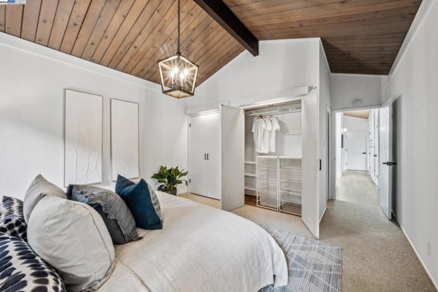 589 TAHOS ROAD, Orinda CA: https://media.crmls.org/mediaz/33f7c87d-05cd-4522-be61-b3b2c9903a8c.jpg