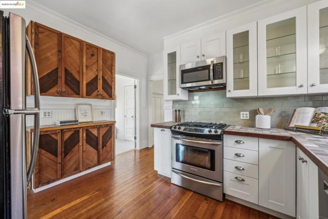 2705 Mathews St, Berkeley CA: https://media.crmls.org/mediaz/33f8a8e3-a0f8-423c-9cd8-b6e52b201337.jpg