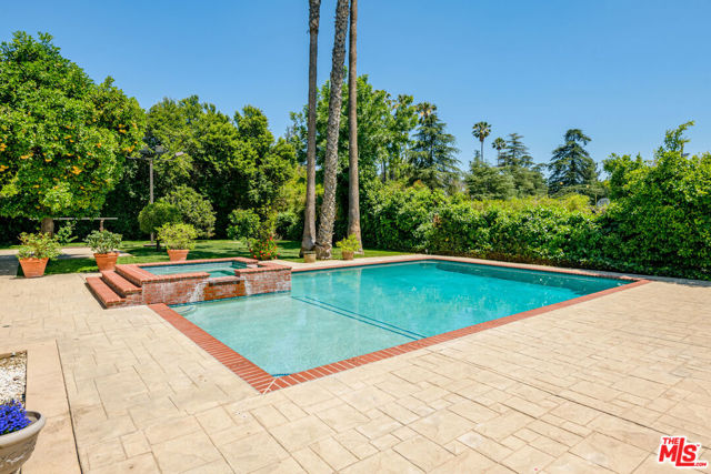 8760 White Oak Avenue, Sherwood Forest CA: https://media.crmls.org/mediaz/33f931c4-c33d-4fd7-8ca9-7525b66dcc8b.jpg