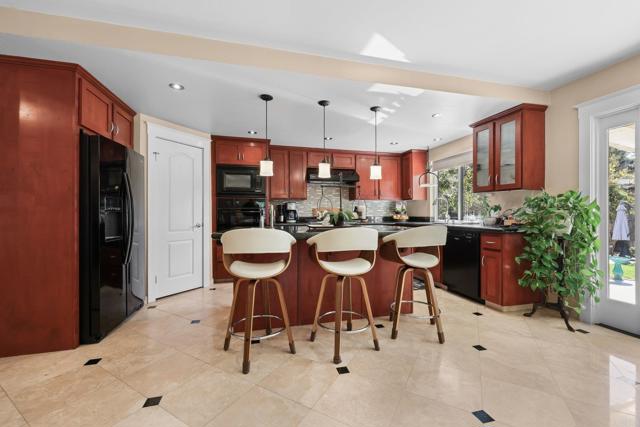 Detail Gallery Image 11 of 40 For 4873 Sunrise Valley Dr., El Cajon,  CA 92020 - 4 Beds | 2 Baths