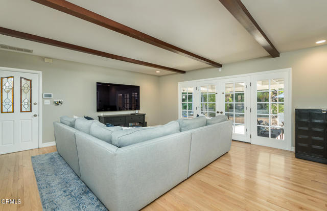 1535 Glenmont Drive, Glendale CA: https://media.crmls.org/mediaz/33faef1d-d307-4436-b6f0-f8be68963fb0.jpg