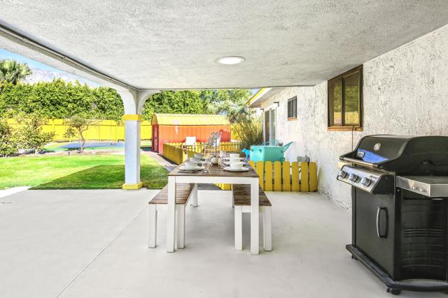 2099 E Racquet Club E Road, Palm Springs CA: https://media.crmls.org/mediaz/33fb69d5-cb0f-4a3b-8242-399c30670d45.jpg