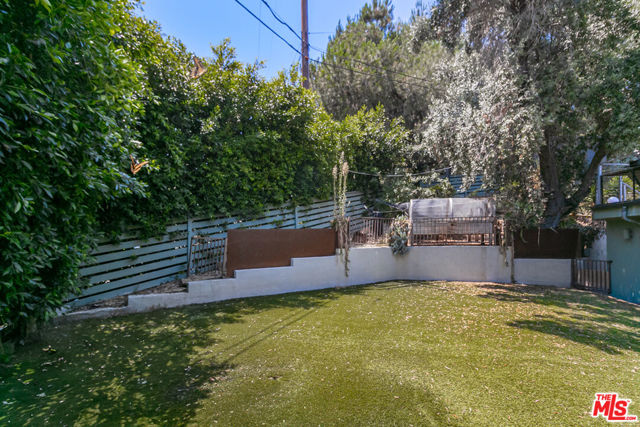 905 Pine Grove Avenue, Los Angeles CA: https://media.crmls.org/mediaz/33fb8861-ee89-4660-9561-a8b57fc1b6d6.jpg