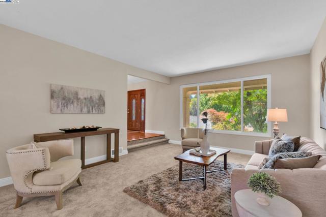 38 Barcelona Pl, Danville CA: https://media.crmls.org/mediaz/33fbe084-f29c-4c4f-a4ca-798605f85009.jpg