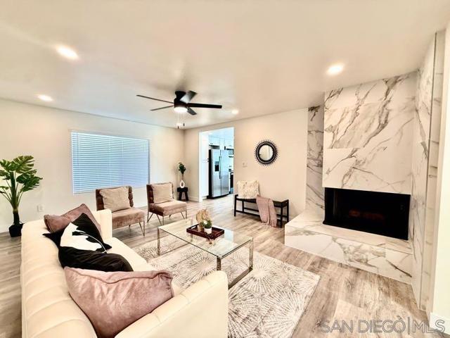 8815 Jackie Dr, San Diego CA: https://media.crmls.org/mediaz/33fbe970-9e79-42d4-81ce-577fe6f8279e.jpg