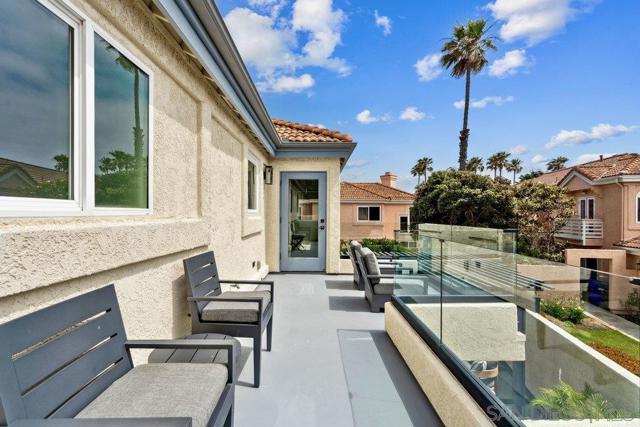 12 Mardi Gras Rd, Coronado CA: https://media.crmls.org/mediaz/33fc2dc0-d214-4bd0-be55-e787b35ac611.jpg