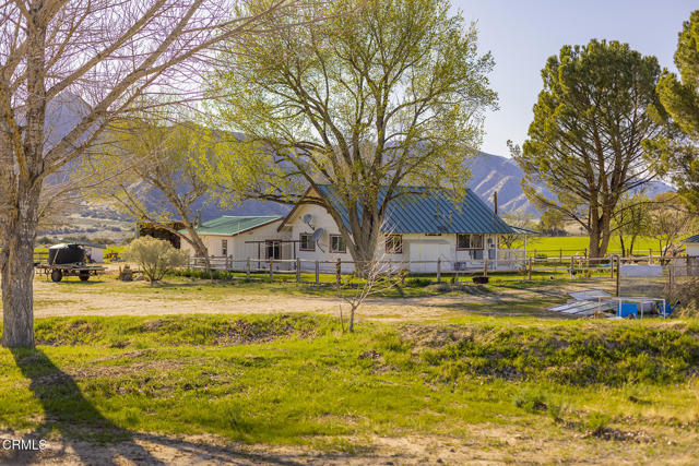 29441 Maricopa Highway, Maricopa CA: https://media.crmls.org/mediaz/33fcaf25-0168-4e67-85c9-6f379a4cf942.jpg