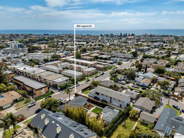 990 92 Laguna Dr, Carlsbad CA: https://media.crmls.org/mediaz/33fcfc70-5e81-4731-b5cb-b83709ea6d4d.jpg