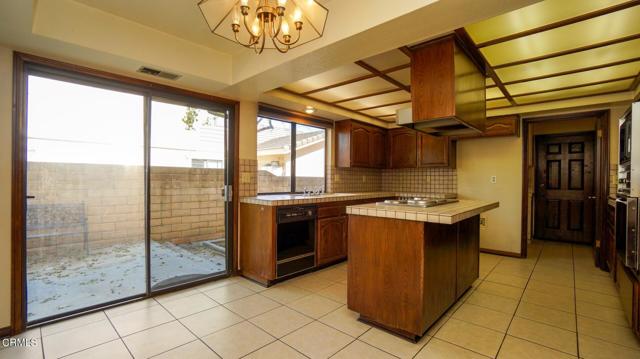Detail Gallery Image 9 of 40 For 2131 Laurel Valley Pl, Oxnard,  CA 93036 - 5 Beds | 3/1 Baths
