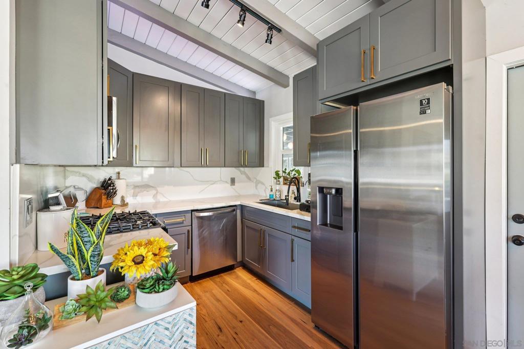 MLS #250045034SD image #20