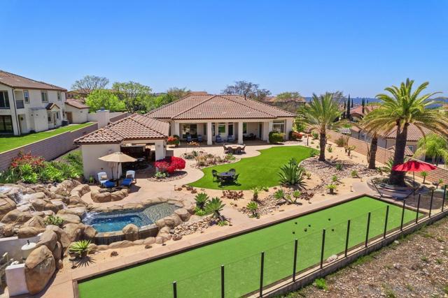 15674 Via Santa Pradera, San Diego CA: https://media.crmls.org/mediaz/33fe8f75-4008-4bcc-a7b1-372ecef943b9.jpg