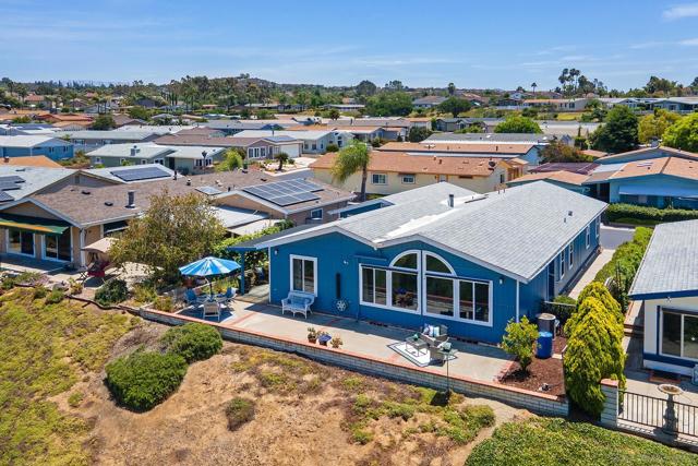 5188 Weymouth Way, Oceanside CA: https://media.crmls.org/mediaz/33ff162d-bb19-41a8-8aca-c130388aa38b.jpg