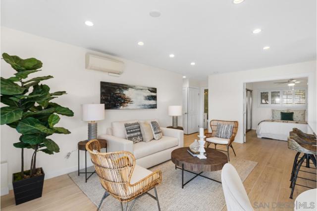 4007 Crown Point Drive, San Diego CA: https://media.crmls.org/mediaz/34006505-2a08-42b5-a1a1-8fec067bf8e2.jpg