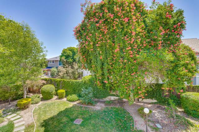 620 Willowgate Street, Mountain View CA: https://media.crmls.org/mediaz/3400b7f7-0a3b-48fa-b81a-698187f341c7.jpg