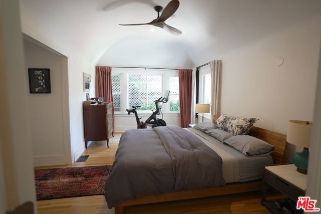 441 N Avenue 52, Los Angeles CA: https://media.crmls.org/mediaz/3401a20c-999a-4b00-938b-e44701892faa.jpg