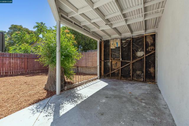 517 W 6th Street, Antioch CA: https://media.crmls.org/mediaz/3401bd34-1d0e-457f-9a19-db0a2dc3de3f.jpg