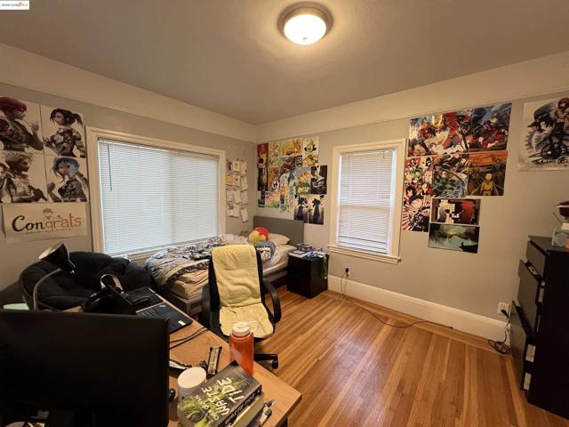 1534 MILVIA ST, Berkeley CA: https://media.crmls.org/mediaz/3401c953-73c8-464e-a5e5-9c61dfe34d2b.jpg