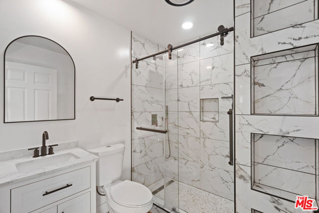 6727 7th Avenue, Los Angeles CA: https://media.crmls.org/mediaz/34023d67-c115-4090-8234-bed2fad777dd.jpg