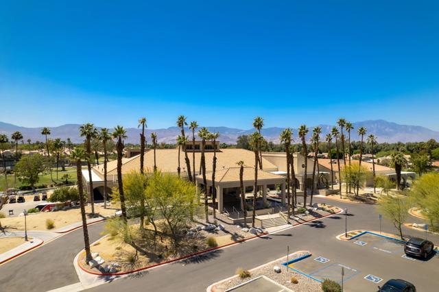 77361 Preston Trail, Palm Desert CA: https://media.crmls.org/mediaz/34024d05-e805-4f62-9561-7f9b9f4233ae.jpg