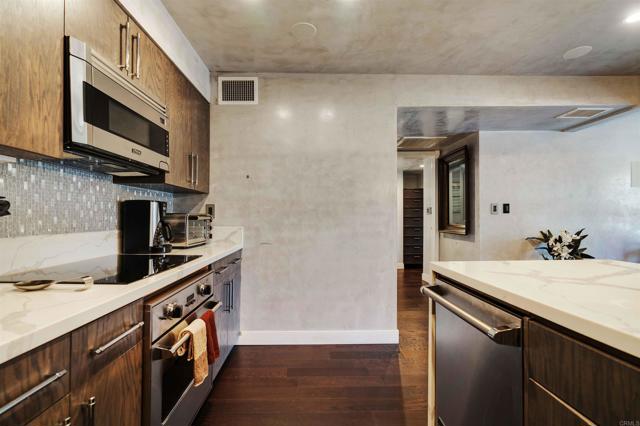 2628 Worden Street, Point Loma CA: https://media.crmls.org/mediaz/3402640d-1738-45d7-bc06-8578a5fa929b.jpg