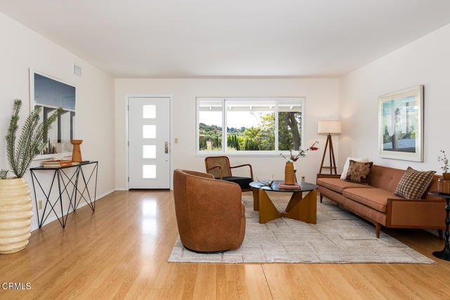 Detail Gallery Image 10 of 29 For 3663 Roderick Rd, Los Angeles,  CA 90065 - 3 Beds | 2 Baths