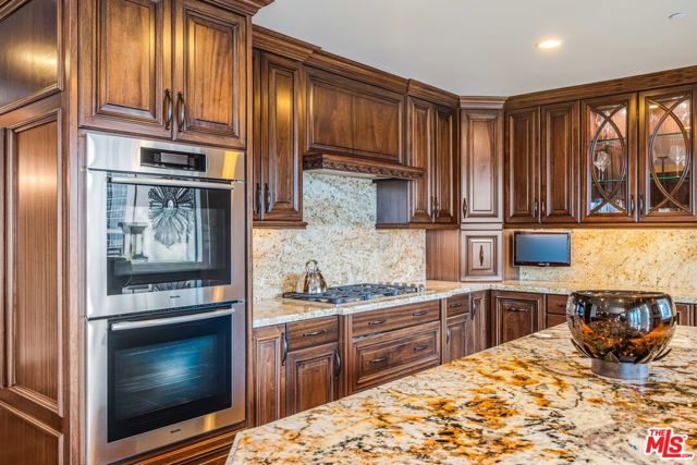 1 W Century Drive, Los Angeles CA: https://media.crmls.org/mediaz/34038780-a160-4835-bdda-abb63174cdd6.jpg