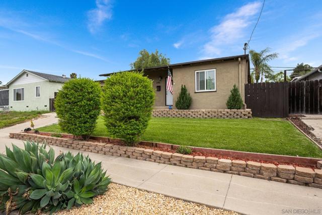 346 El Monte Rd, El Cajon CA: https://media.crmls.org/mediaz/34040d49-7978-4258-8646-0958f6d12eea.jpg