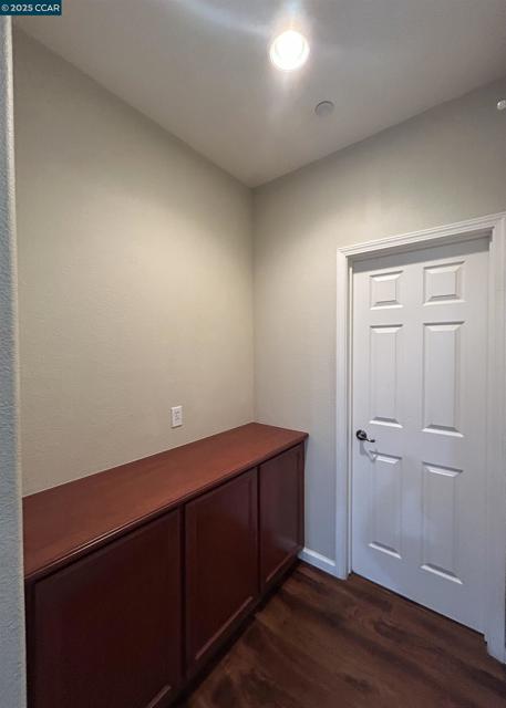 389 Black Rock Street, Brentwood CA: https://media.crmls.org/mediaz/34056897-75e3-4401-9dce-009066d02ef7.jpg