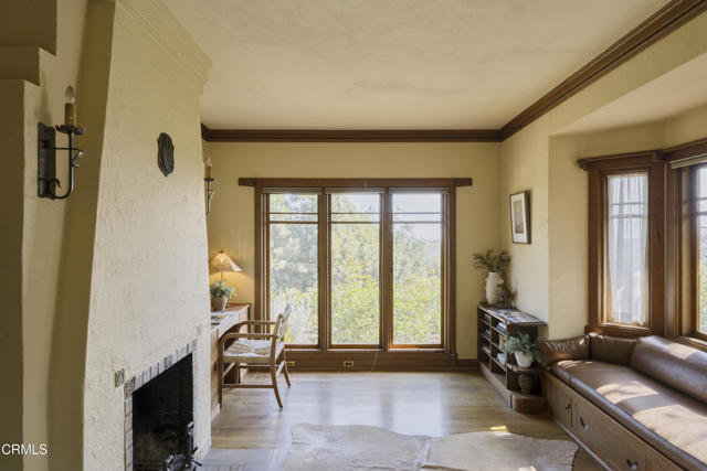 402 Lynn Drive, Ventura CA: https://media.crmls.org/mediaz/34060167-b3e4-4e83-a90d-eda1b7626a2a.jpg