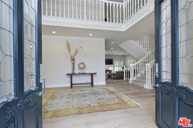 5449 S Rim Street, Thousand Oaks CA: https://media.crmls.org/mediaz/34069d77-72fd-4ac6-a628-dd490b6cfb9b.jpg