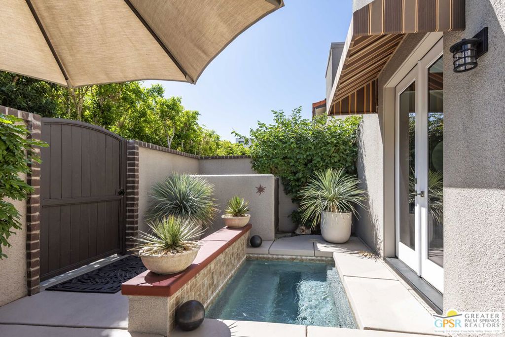 400 N Avenida Caballeros #11