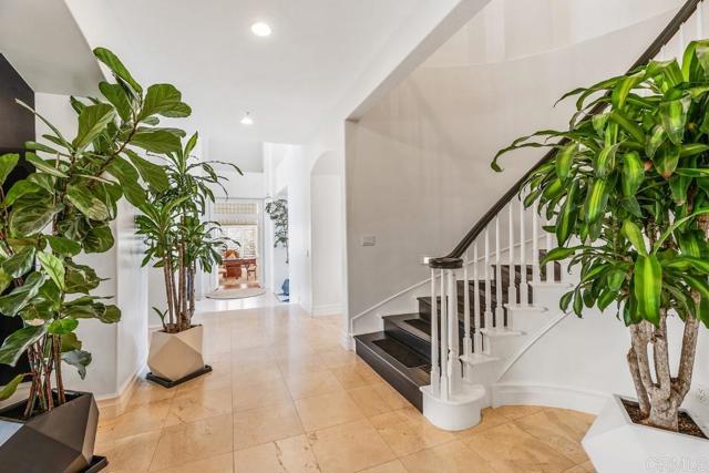 7345 Vista Rancho Ct, Rancho Santa Fe CA: https://media.crmls.org/mediaz/34081426-208d-4c4e-b7aa-0664df6a5f83.jpg