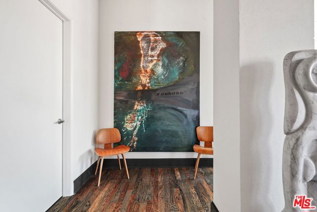 849 S Broadway, Los Angeles CA: https://media.crmls.org/mediaz/3408a6ba-13a4-4d9f-88ae-7953195a9d84.jpg