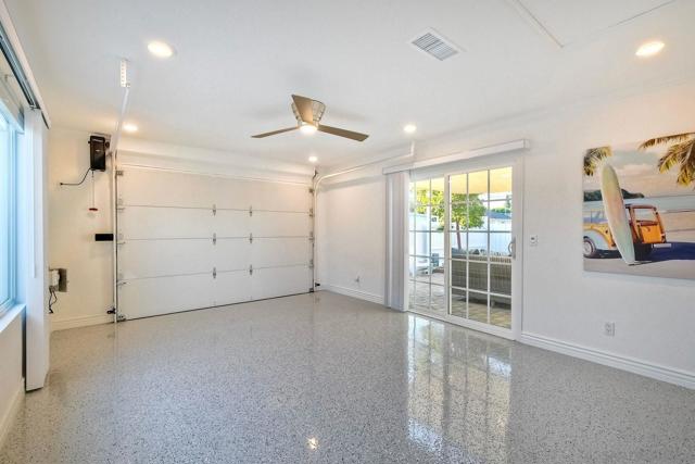 1221 4th St, San Diego CA: https://media.crmls.org/mediaz/3408ec31-878b-48fc-af5f-94cc122a7d24.jpg