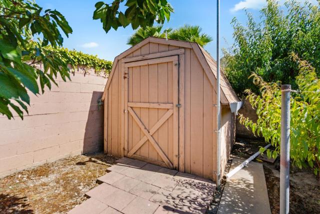 1781 Prune Street, Hollister CA: https://media.crmls.org/mediaz/34090709-8133-48f1-88fc-dd6dcf0745c8.jpg