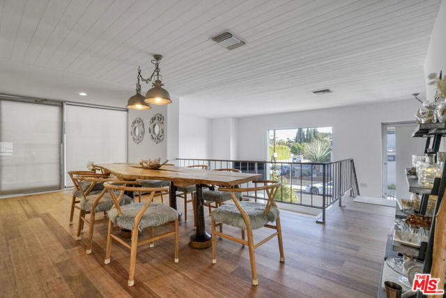 657 Mildred Avenue, Venice CA: https://media.crmls.org/mediaz/340950a3-1ed1-4b39-8c82-a0e097f21bf9.jpg