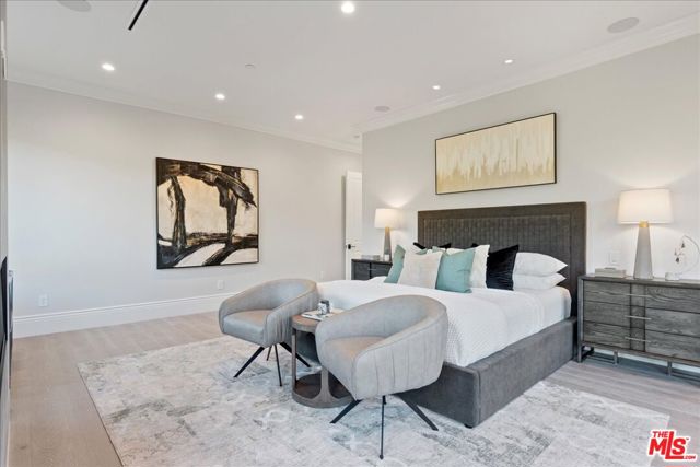 4351 Vanalden Avenue, Tarzana CA: https://media.crmls.org/mediaz/3409b02b-2daf-45c6-81b9-fb63b96abd46.jpg