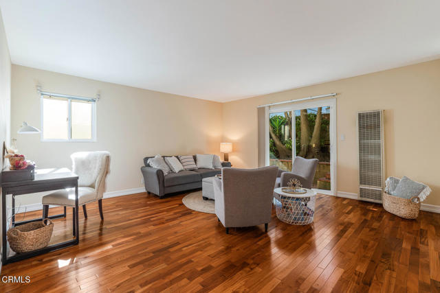 3233 Playa Court, Oxnard CA: https://media.crmls.org/mediaz/3409d997-e91c-41a7-9e60-41d9afb6034f.jpg